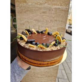 Banánella törökmogyorós-kakaós torta