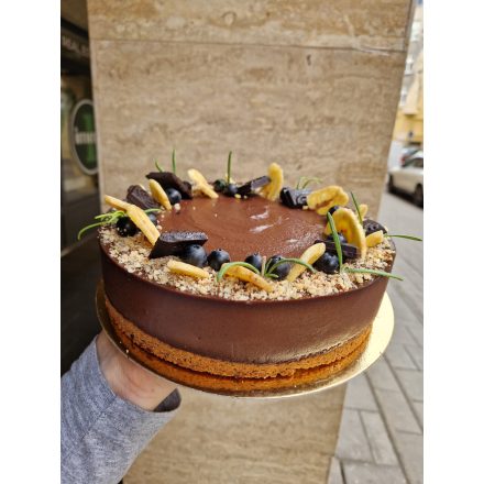 Banánella törökmogyorós-kakaós torta