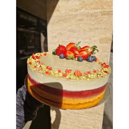 Pisztáciás-epres mousse torta